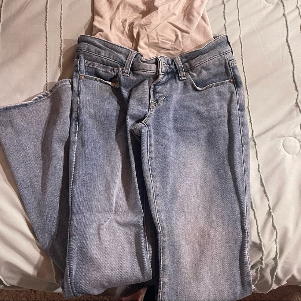 Used blanqi maternity jeans bootcut style. Size 6